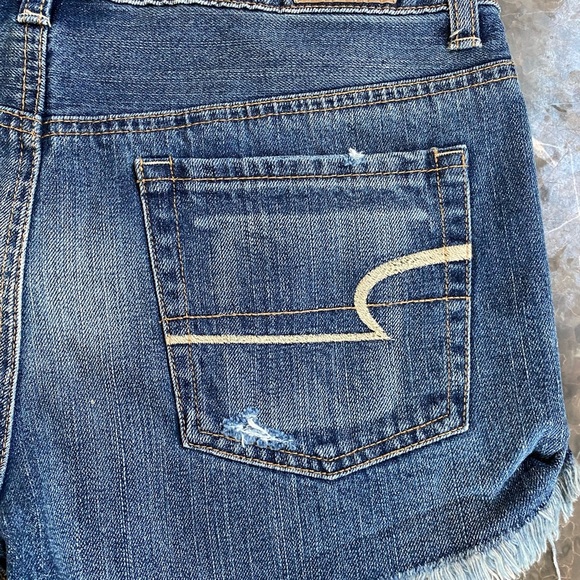 American Eagle outfitters denim blue jean shorts size 6 - Picture 9 of 10